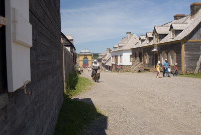 Fortress Louisbourg Main Street.jpg