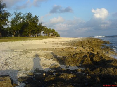 5-Pango beach, ils ont rajout du sable sur le corail il y a pas longtemps...