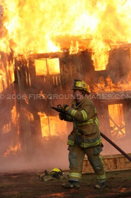 Final Burn on Tait Rd. (Trumbull, CT) 12/17/06