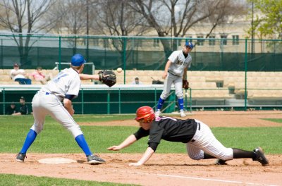 19NHSBaseball042807.jpg