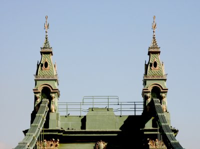 Top of the south pier supports.