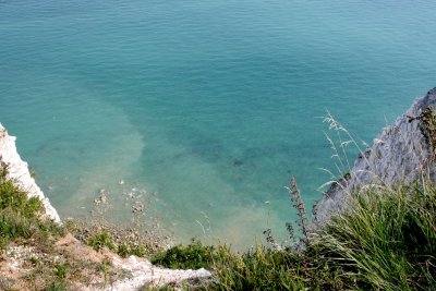 The sea is very shallow below the cliffs of Beachy Head.