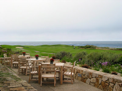 tables flowers and sea