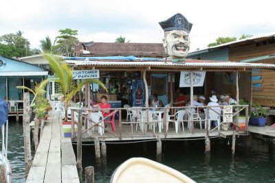 Bocas del Toro, restauracja nad zatoka