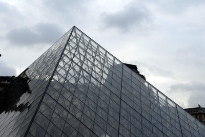 October 2006 - Pyramide du Louvre