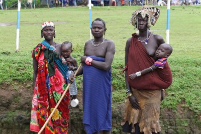 More people from the Mursi tribe