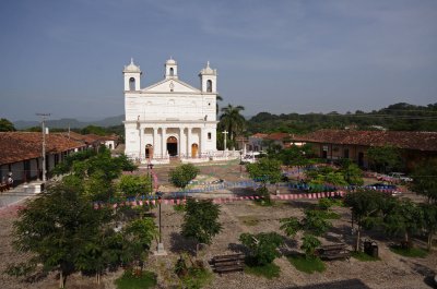 Suchitoto town square