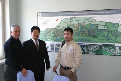 Visit with the mayor of Choibasan in front of map showing LRP for Choibalsan