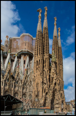 Barcelona Gaudi cathedral.jpg
