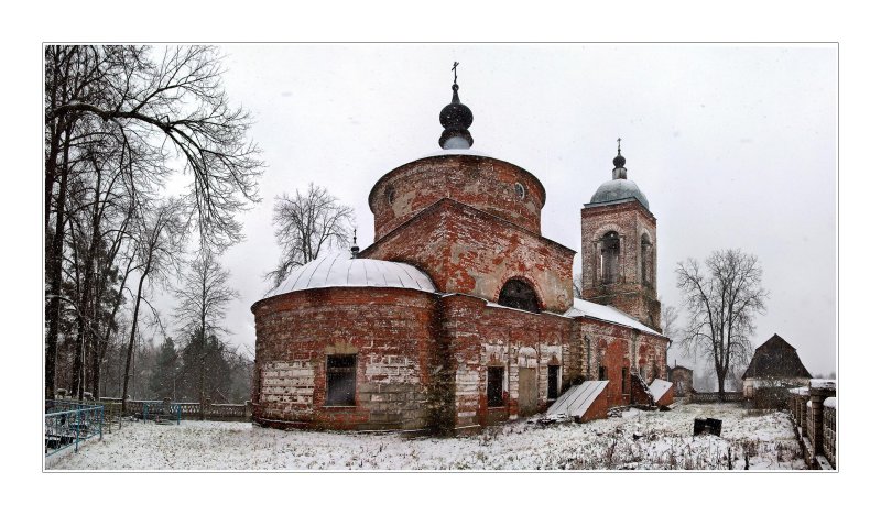 Vladimir region, abandoned church in Noviy Spass - an obscure country village