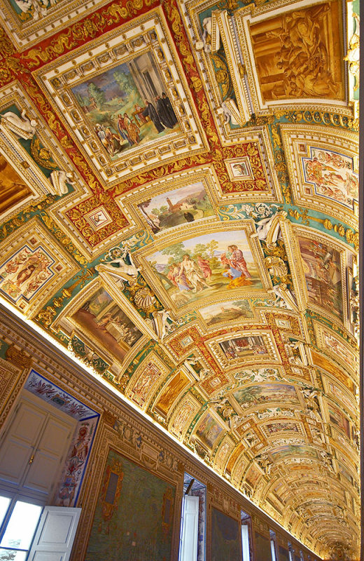 Musei Vaticani, the ceiling of the maps gallery