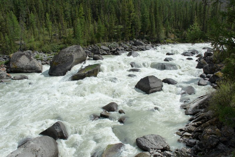 -,   / Ak-Alakha river, culmination of Svetlana, 6C class rapid