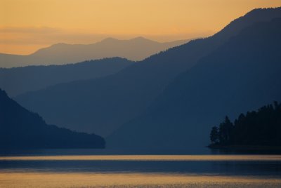     / Lake Teletskoe