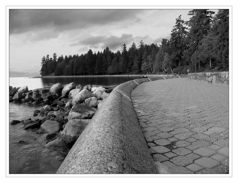 SeawallSecondBeachBW1671.jpg