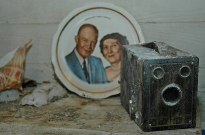 Ike and Mamie On the Mantle