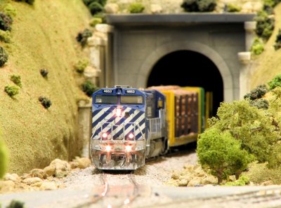 4653 exiting the tunnel.