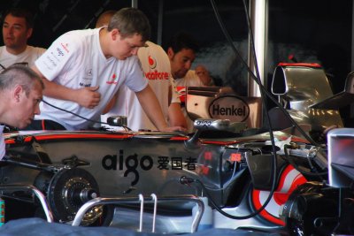 McLaren Pits01.JPG