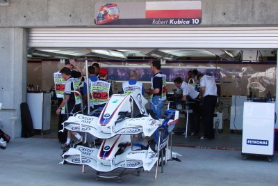 BMW Pits02.JPG
