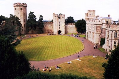 WarwickCastle02.jpg