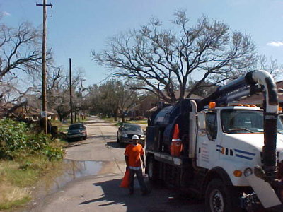 Work on sewer system, 10-30-2006, Lakeview