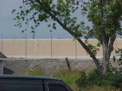 17th Street Canal levee, near the breach, May 2007