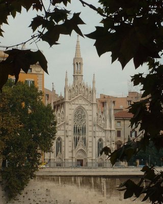Across-the-tiber.jpg
