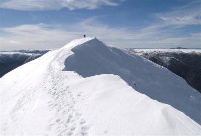 Feathertop 1922 metres + snow!