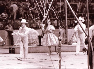 1971 circus - Kate pre-web