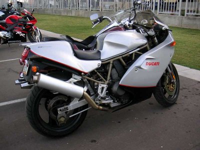 Dave's Ducati 900FE