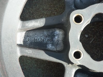 911 RSR Magnesium Center-Lock Wheels - Size: 9Jx15 - p/n 911.361.041.00 - Photo 17
