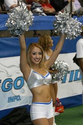 San Diego Riptide cheerleader