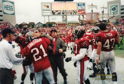 Tampa Bay Buccaneers CB Donnie Abraham celebrates an interception to win a 1998 game against Pittsburgh