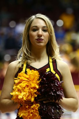 Univ. of Minnesota cheerleader