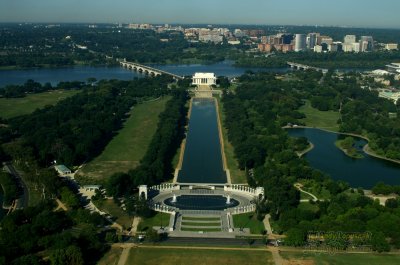 Lincoln Memorial with World War II Memorial