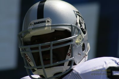 Oakland Raiders defensive end Warren Sapp