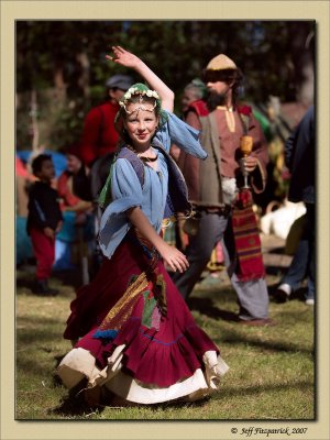 Abbey Medieval Tournament-2007 - Shuvani Romani Kumpania - 27.jpg