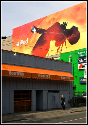 Hooters & iPod Ad