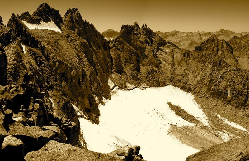 Palisade peaks and the Palisade Glacier - Pano