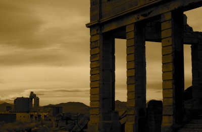 Buildings, Rhyolite