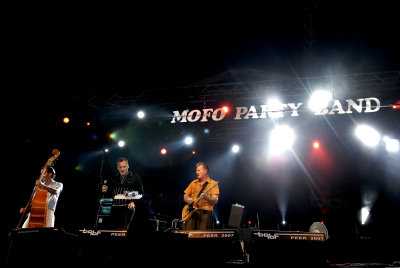 Mofo Party Band 2566.JPG