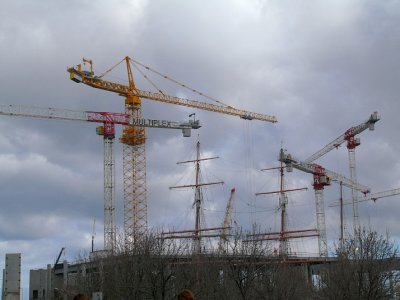 Melbourne - Cranes at work.