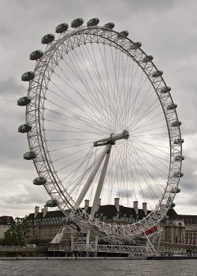 London Eye from Thames (2581)