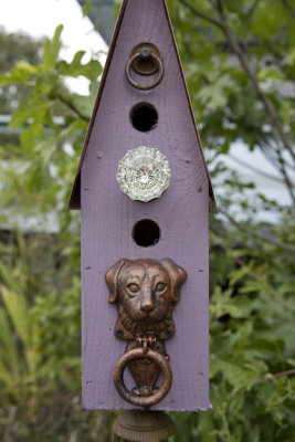 Doggy-birdhouse