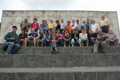 קובה - למרגלות אנדרטת צ'ה גוורה
