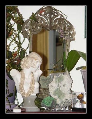 11-02 - Livingroom - Mirror