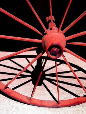 Wagon wheel  ( high contrast )