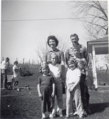 Carol, Bill Jr, Linda, Suzanne, Sheri, William (Bill) III Amos - Apr, 1963