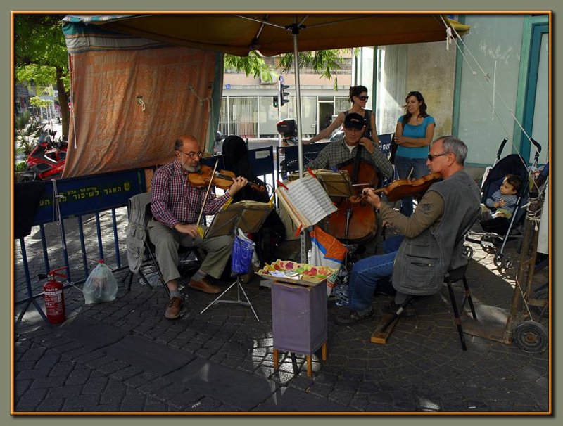 A street concert in Tel Aviv