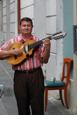 El Hombre Con La Guitarra