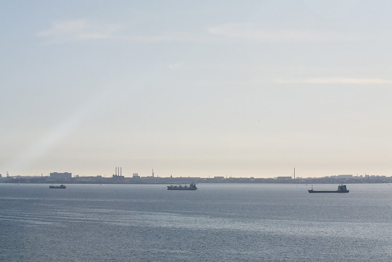 En ting som slo oss var hvor intens trafikken av mindre lasteskip inn mot Kbenhavn er